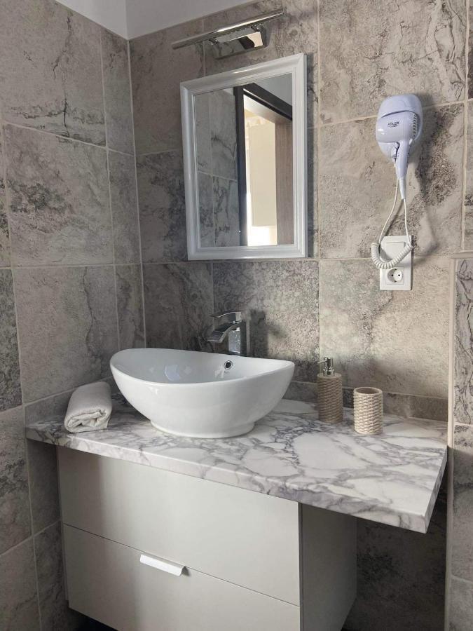 Villa Corner تيهاني المظهر الخارجي الصورة